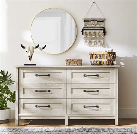 Dresser .